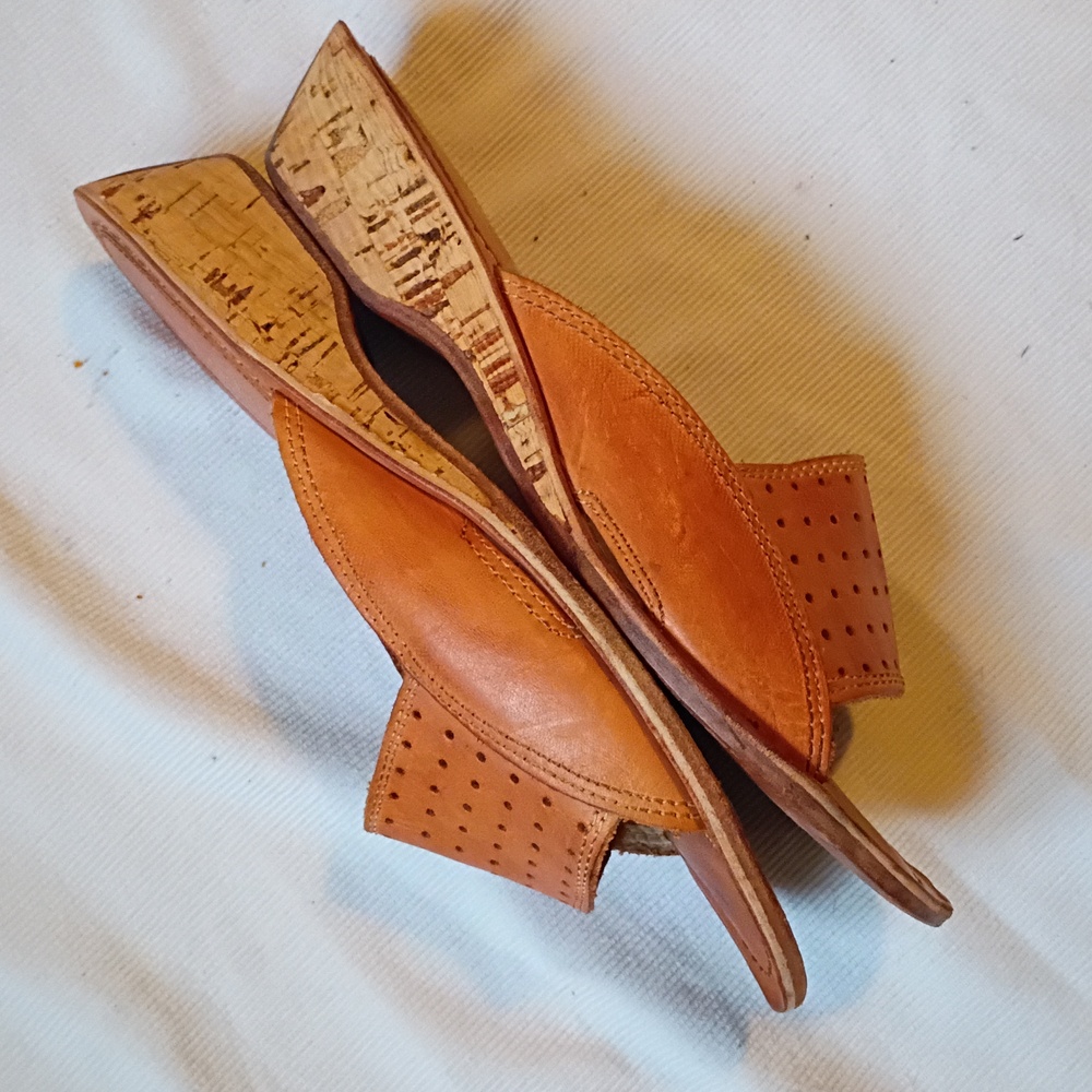 First Editions Slide Wedge - Picture 4 of 7